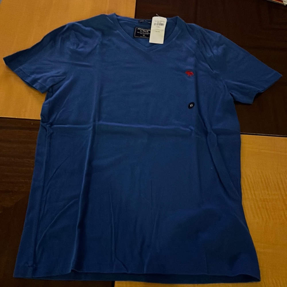 Abercrombie & Fitch tee shirt